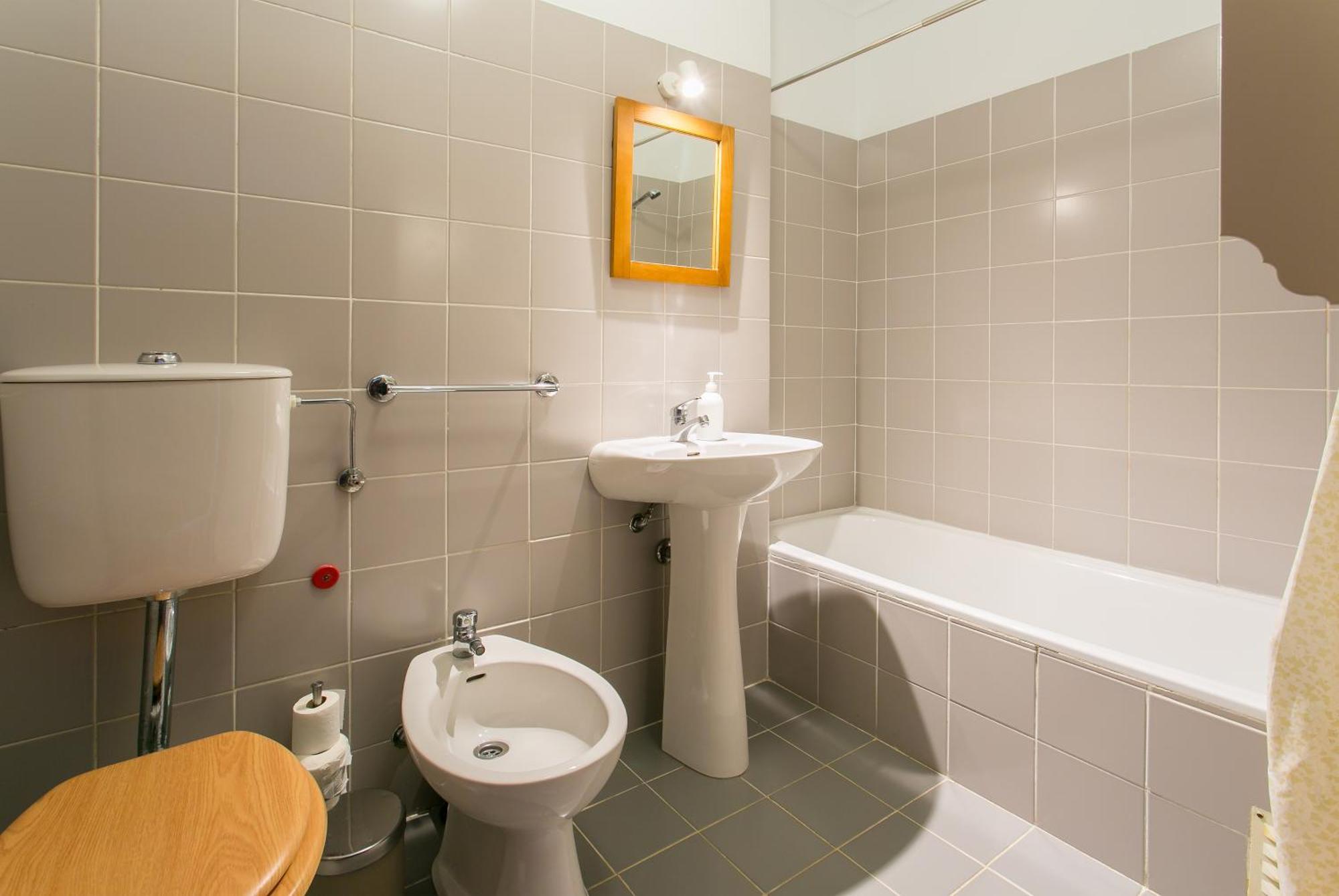 Apartamento Central E Confortavel Junto Ao Bairro Da Graca Lisboa Kültér fotó